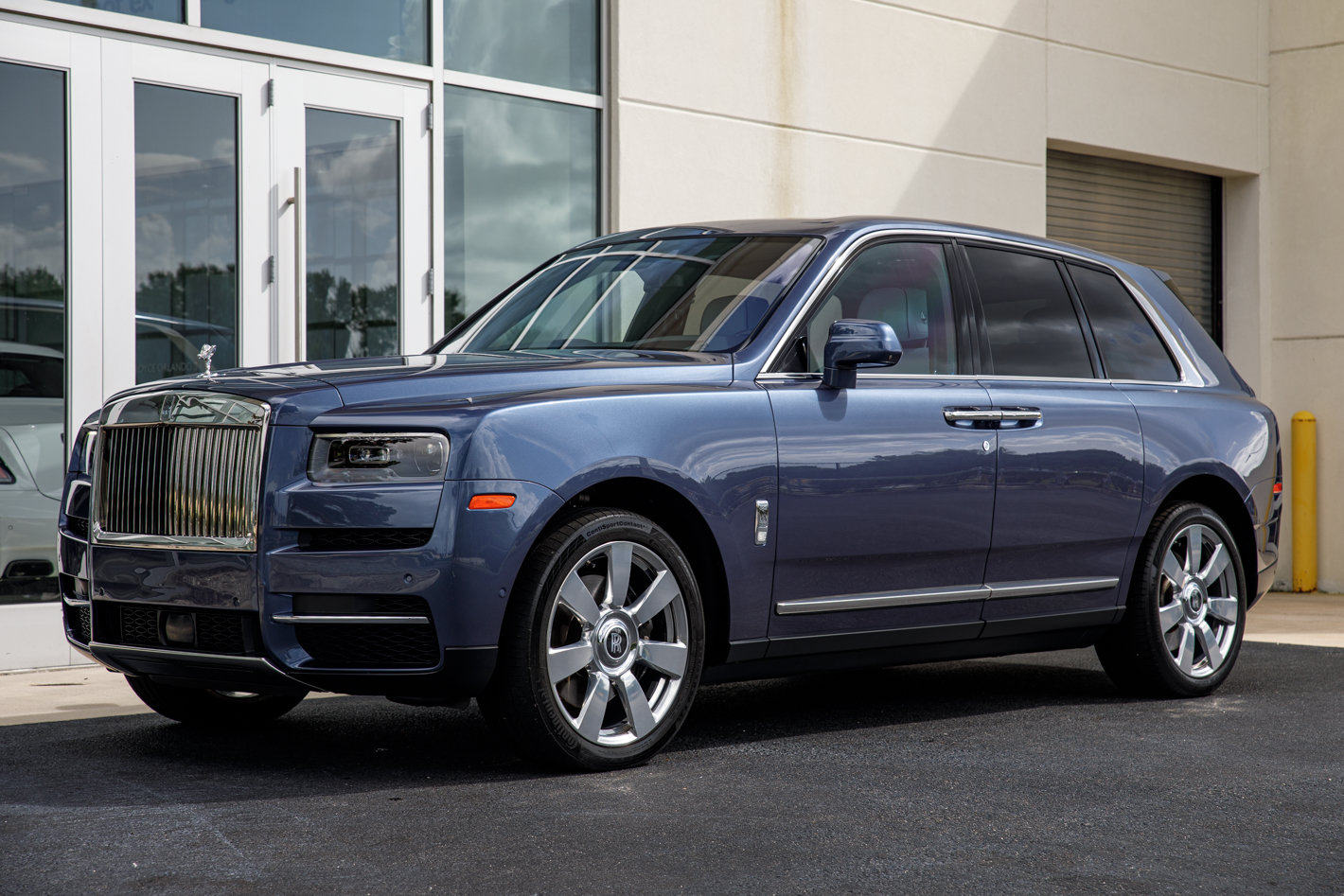 Certified 2019 Rolls-Royce Cullinan AWD/4WD image 3