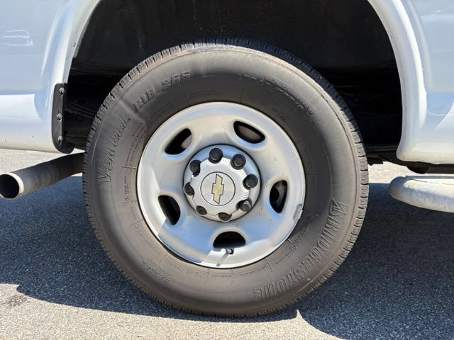 Used 2024 Chevrolet Express 2500 w/ Driver Convenience Package RWD image 17