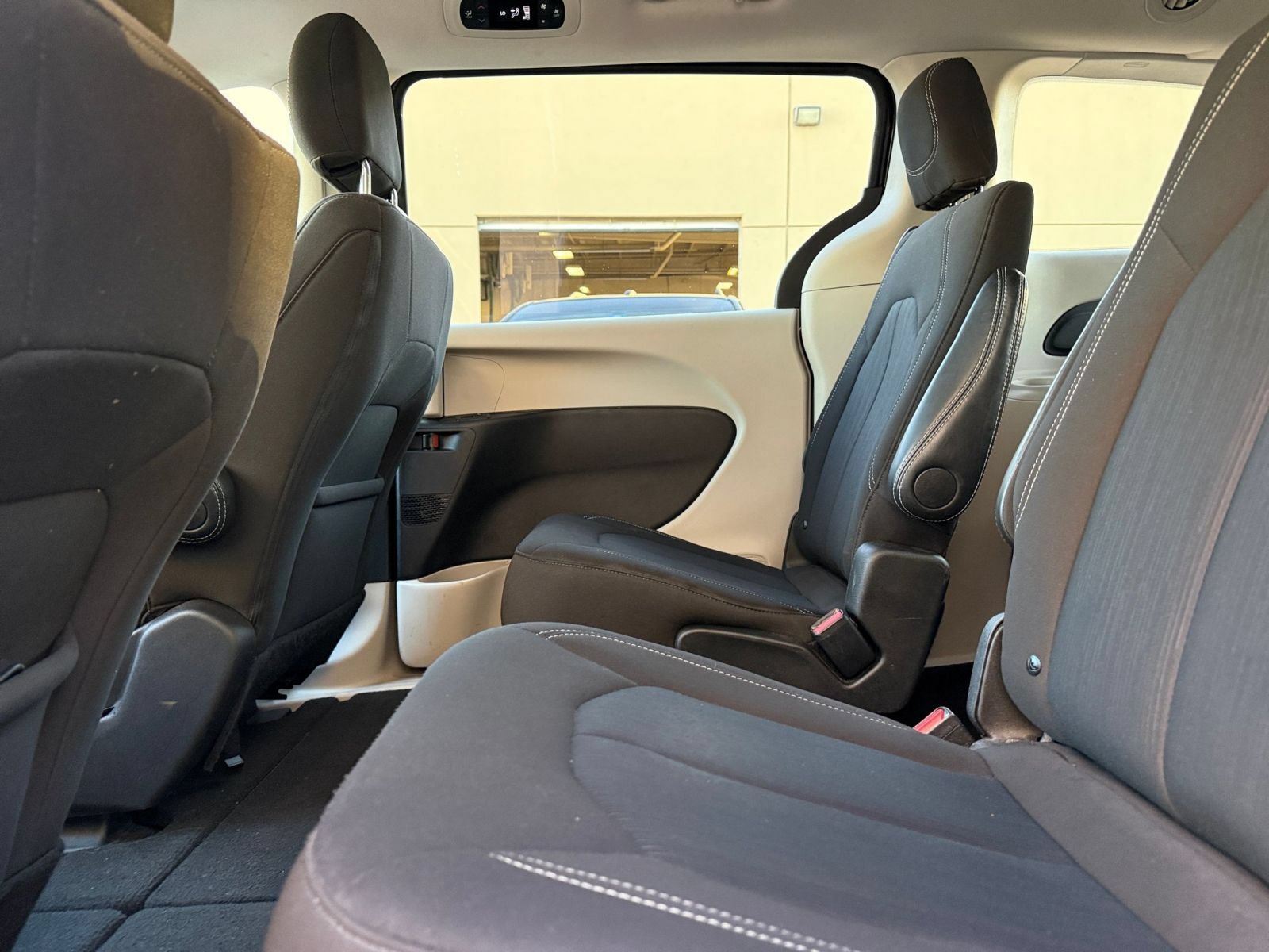 Used 2024 Chrysler Voyager LX FWD image 26