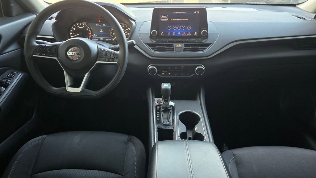 Used 2022 Nissan Altima 2.5 SV FWD image 17