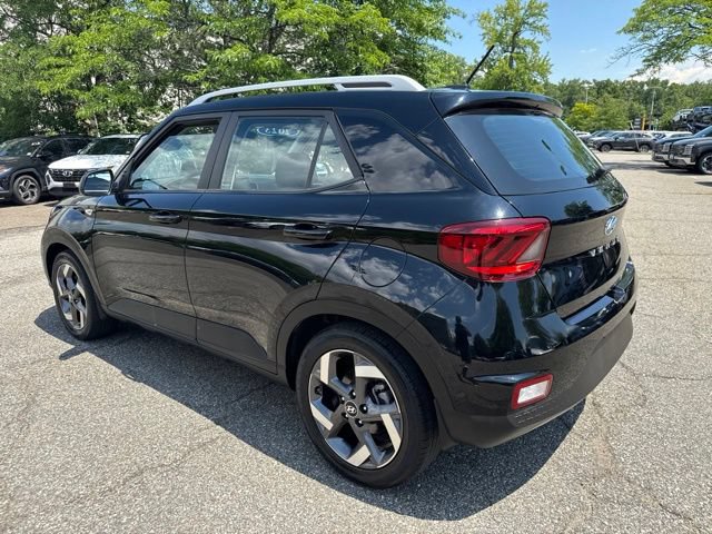 Used 2023 Hyundai Venue SEL FWD image 17