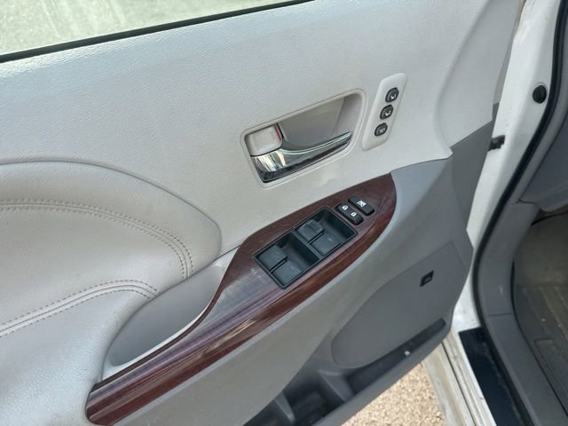 Used 2013 Toyota Sienna Limited w/ Premium Pkg FWD image 9