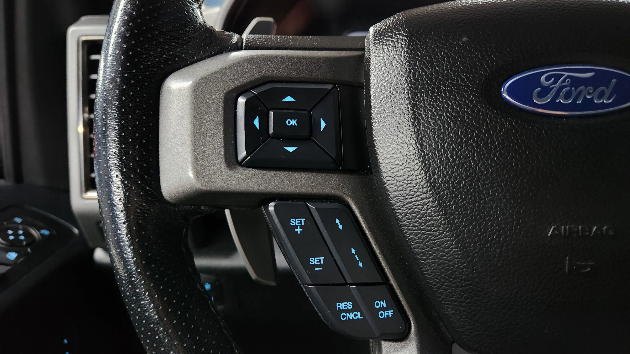 Used 2017 Ford F150 Raptor w/ Equipment Group 802A Luxury image 31