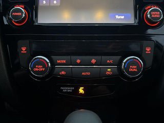 Used 2016 Nissan Rogue SV w/ SV Premium Package AWD/4WD image 19