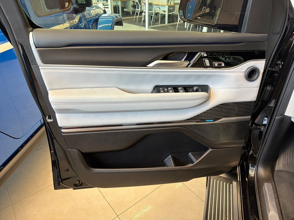 New 2026 Jeep Grand Wagoneer Summit w/ Premium Group III AWD/4WD image 14