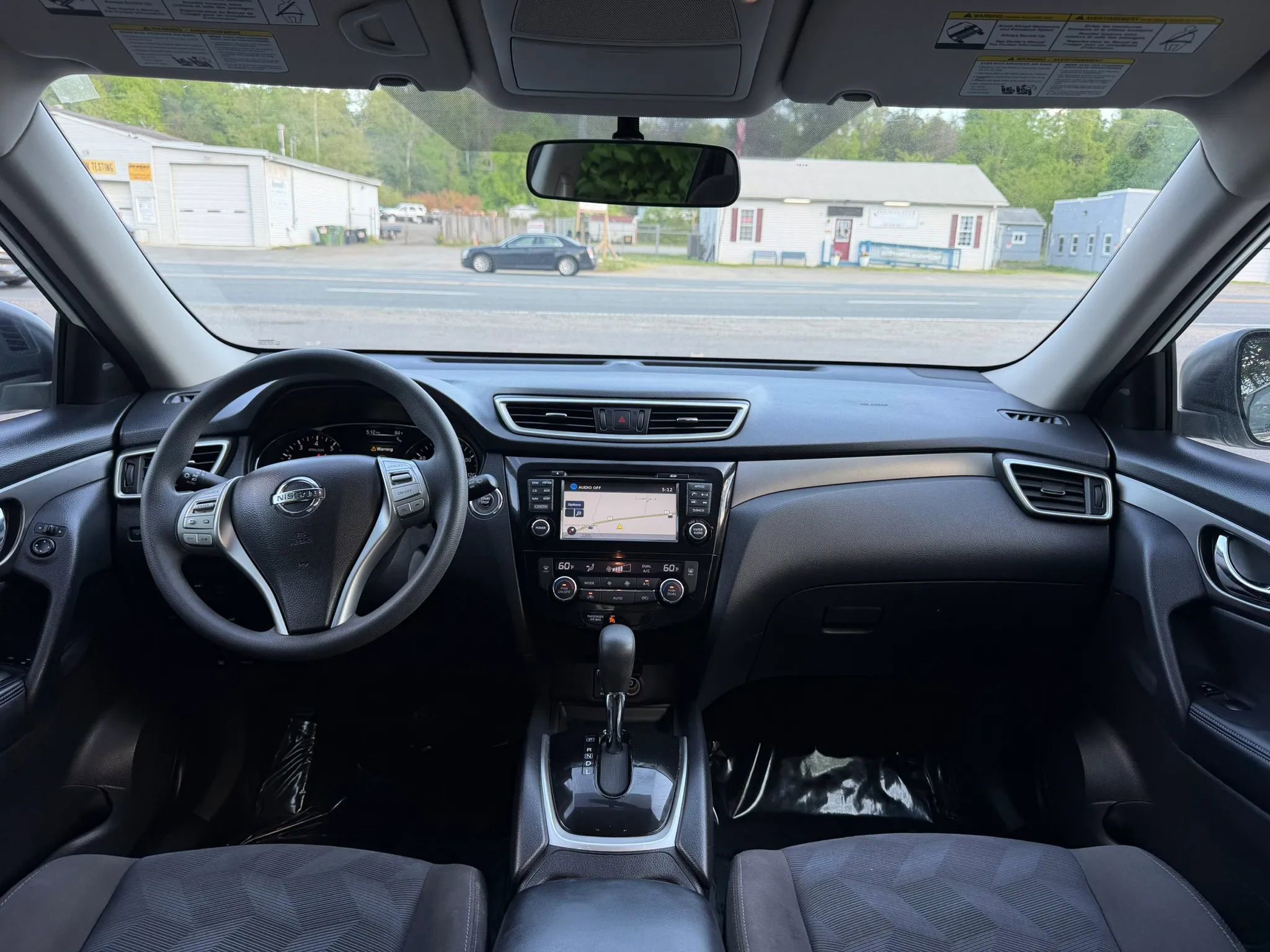 Used 2015 Nissan Rogue SV w/ SV Premium Package AWD/4WD image 29