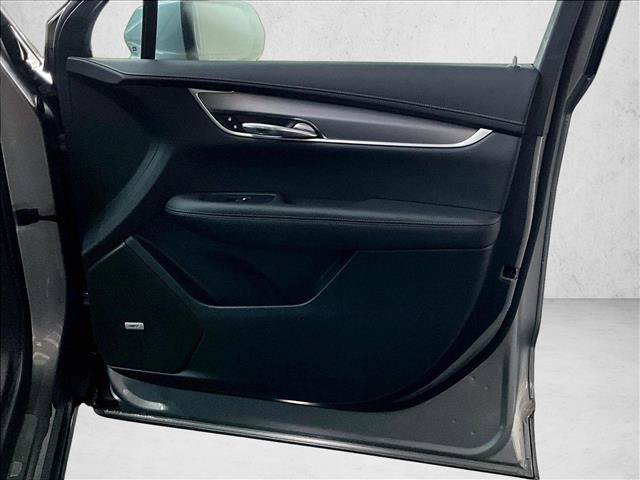 Certified 2025 Cadillac XT6 Luxury FWD image 19