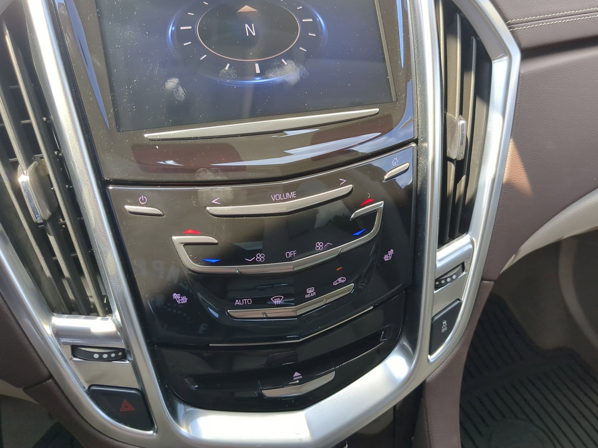 Used 2015 Cadillac SRX Luxury w/ Driver Assist Package FWD image 17