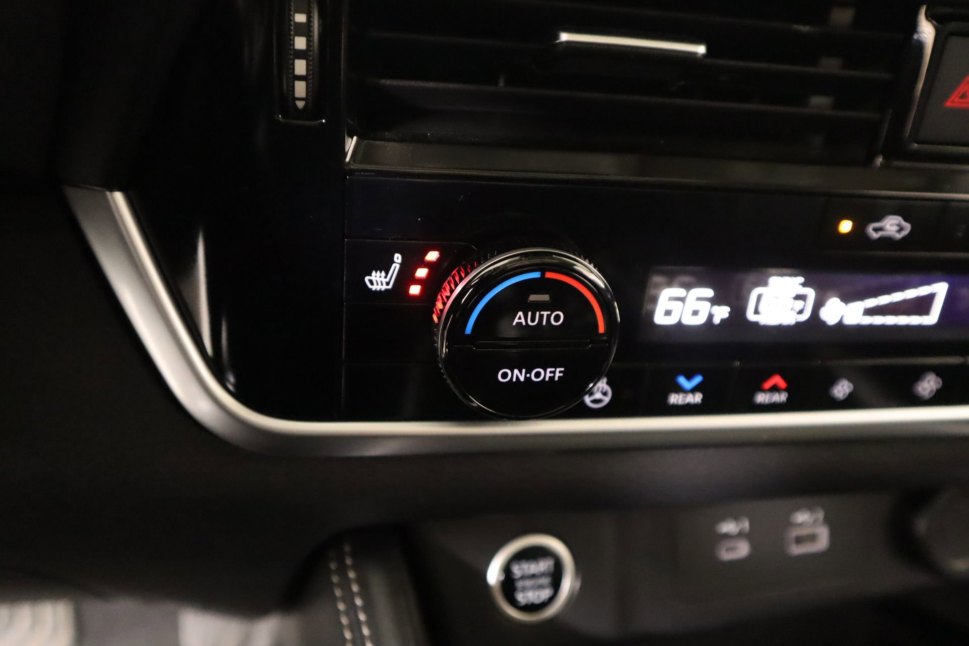 Used 2023 Nissan Rogue SL w/ SL Premium Package image 8