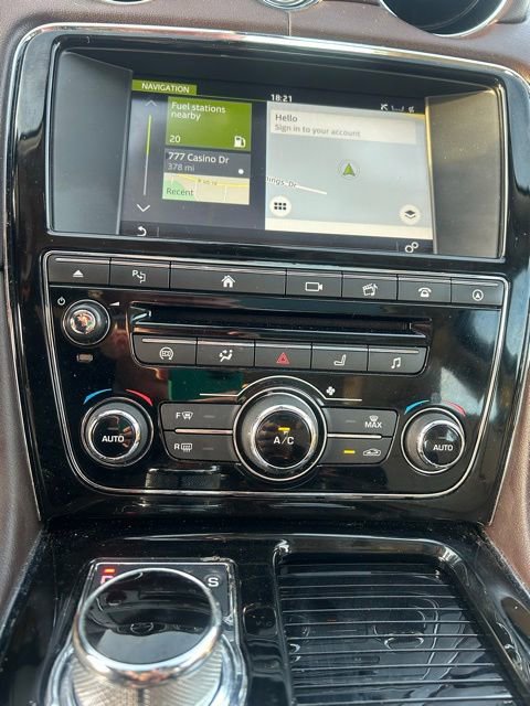 Used 2017 Jaguar XJ R-Sport image 27