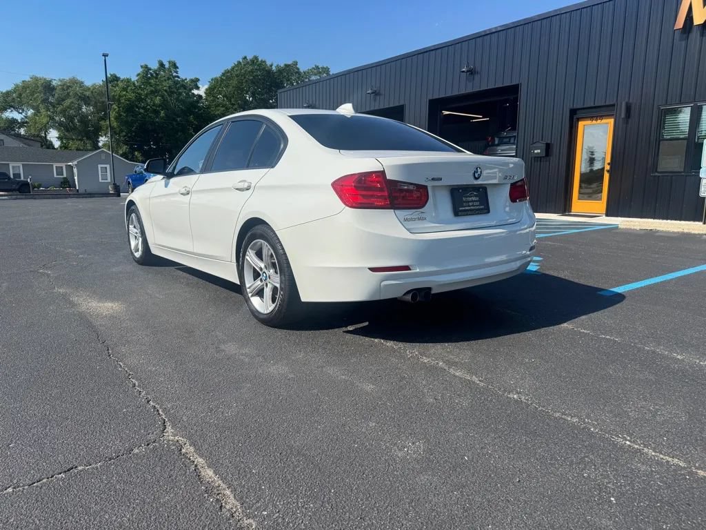 Used 2013 BMW 328i xDrive Sedan AWD/4WD image 2