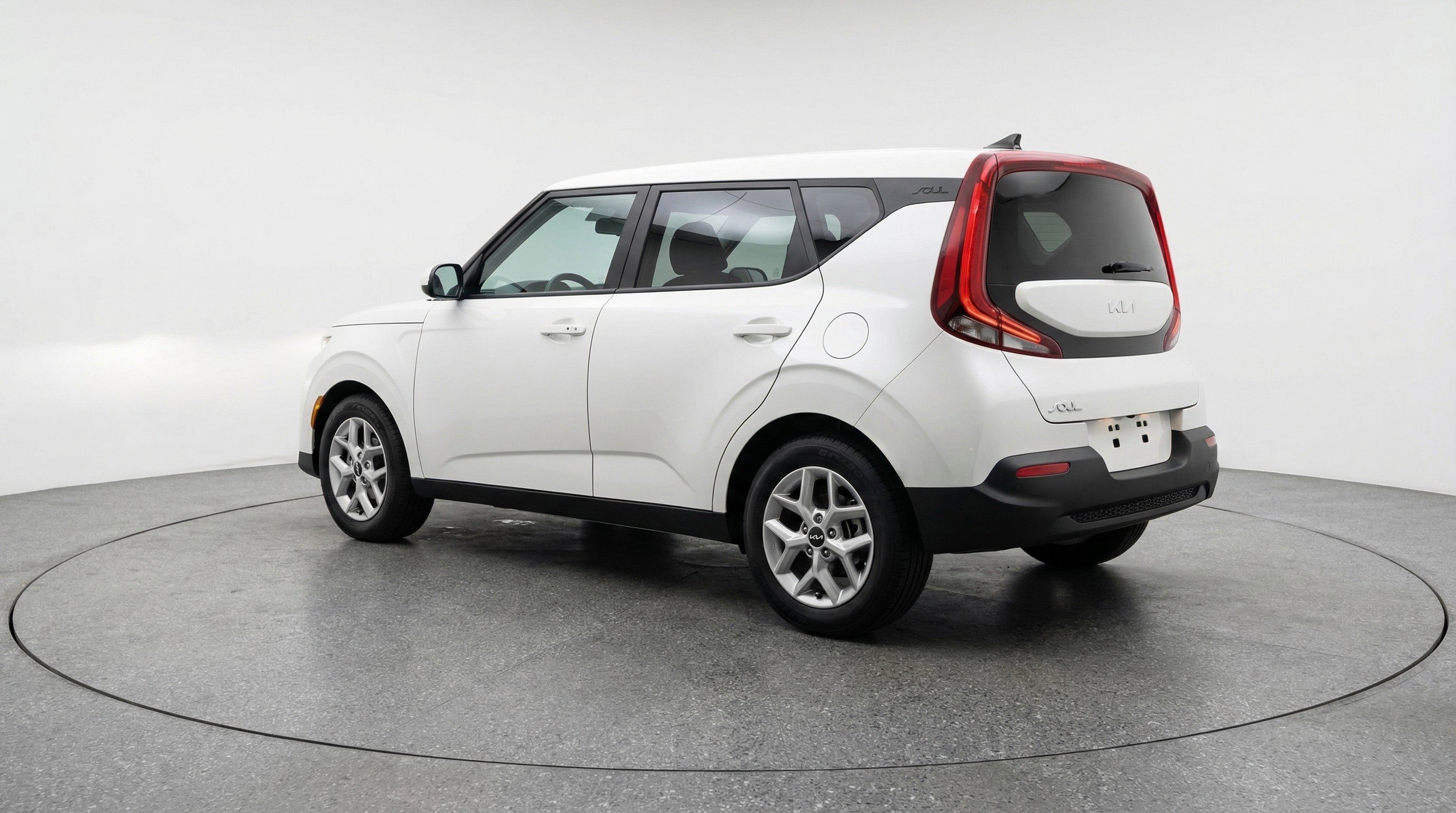 Used 2025 Kia Soul LX w/ LX Technology Package image 6