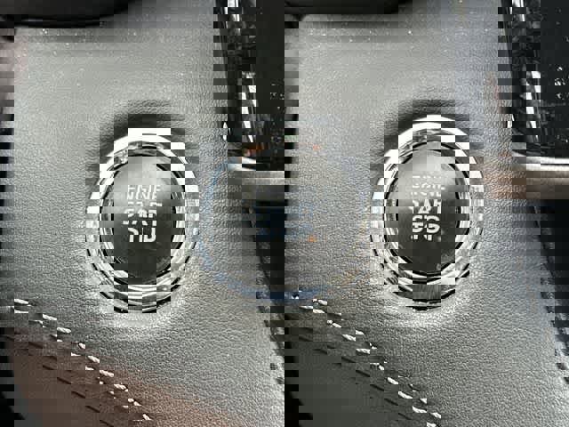 Used 2023 Toyota Highlander XLE image 11