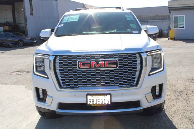 Used 2022 GMC Yukon XL Denali w/ Denali Premium Package AWD/4WD image 2