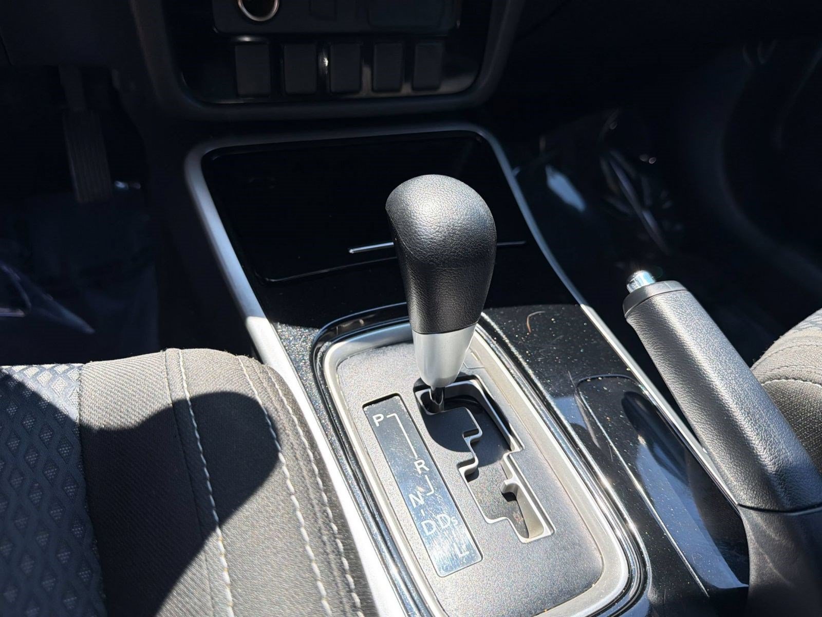 Used 2018 Mitsubishi Outlander ES AWD/4WD image 18