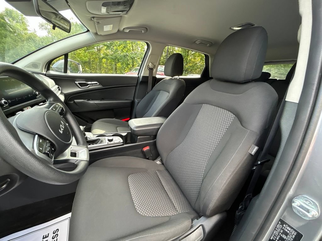 Used 2024 Kia Sportage LX FWD image 12