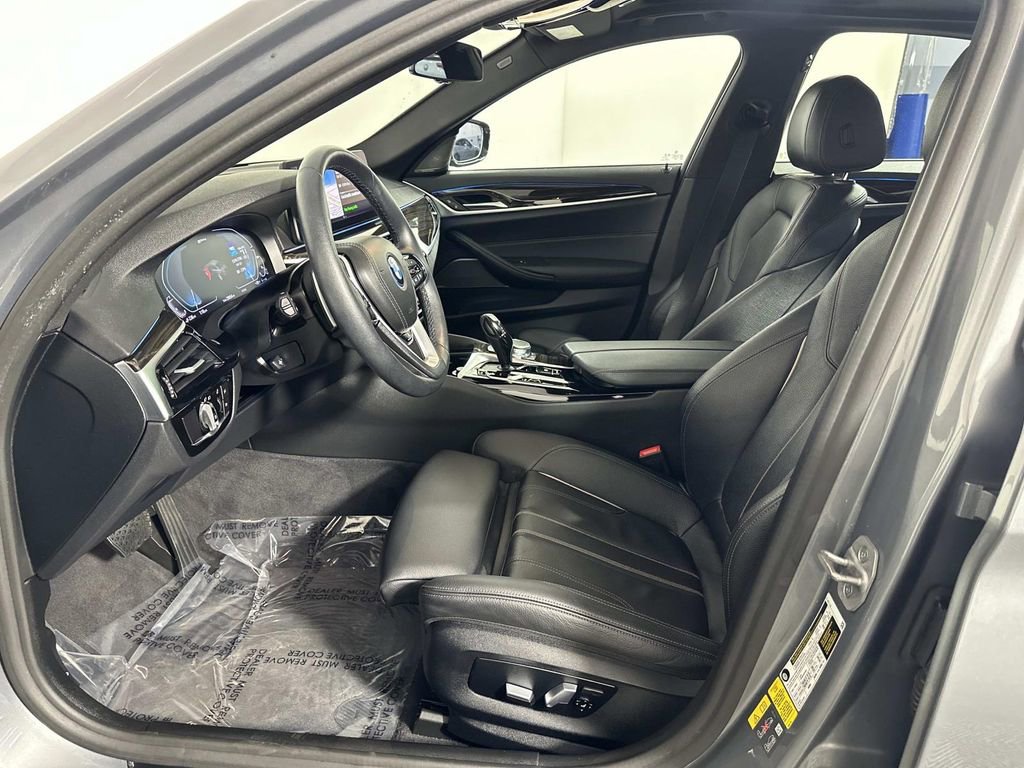 Used 2023 BMW 530e xDrive w/ Premium Package image 26