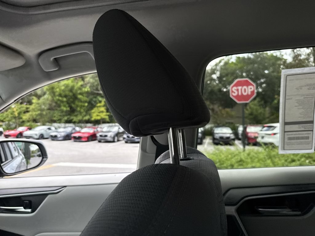 Used 2019 Toyota RAV4 XLE FWD image 16
