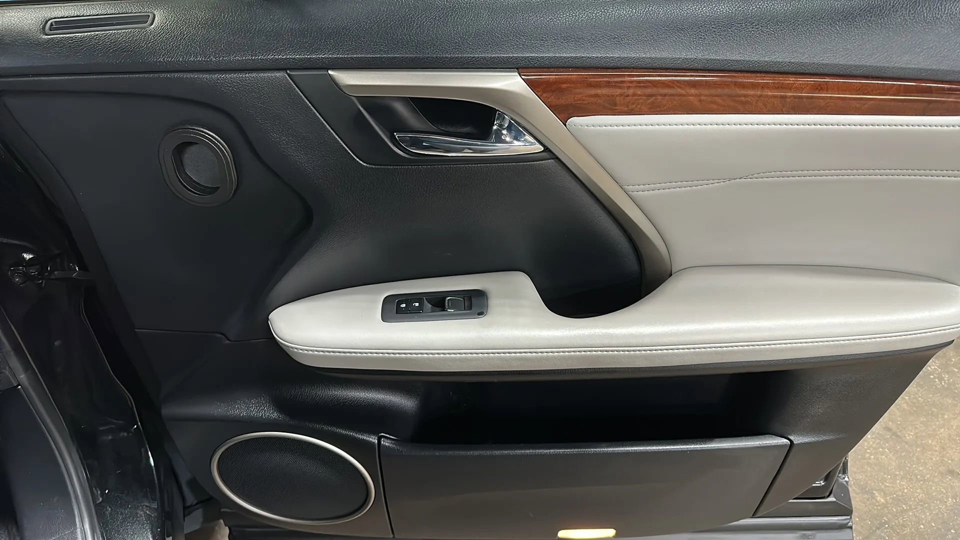 Used 2018 Lexus RX 350L AWD image 23