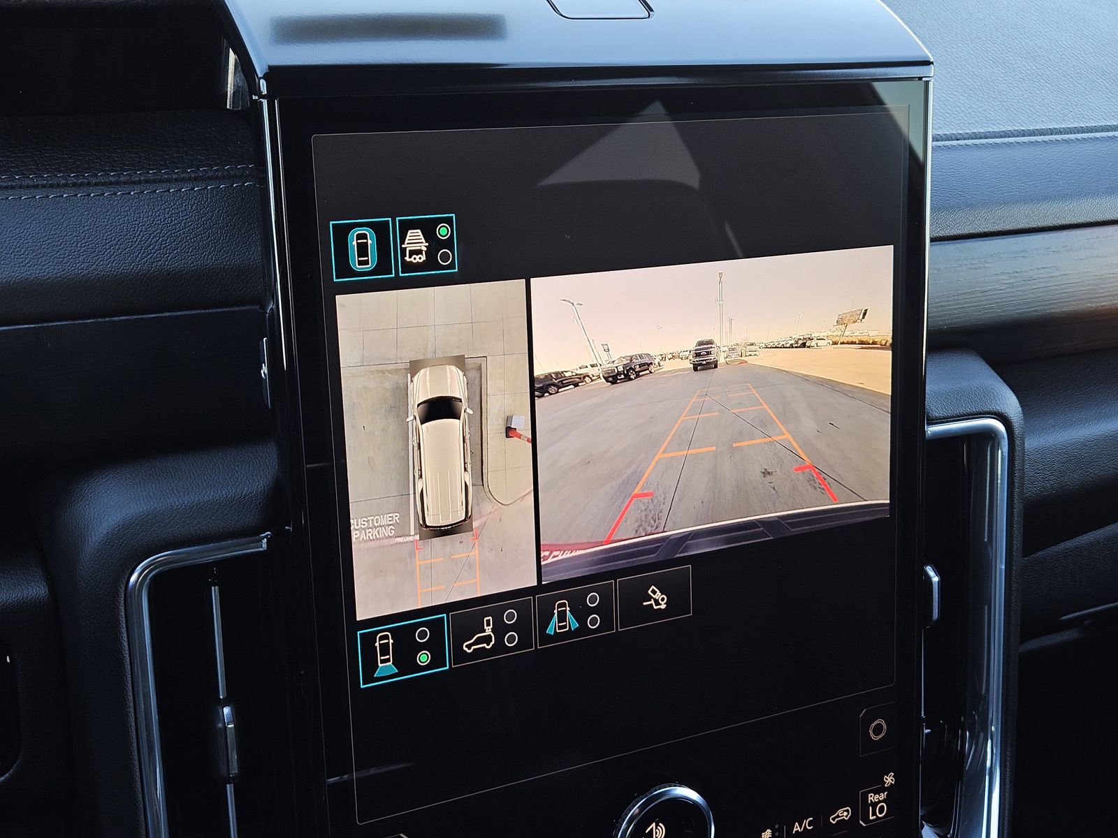 Used 2025 GMC Yukon XL Denali image 23