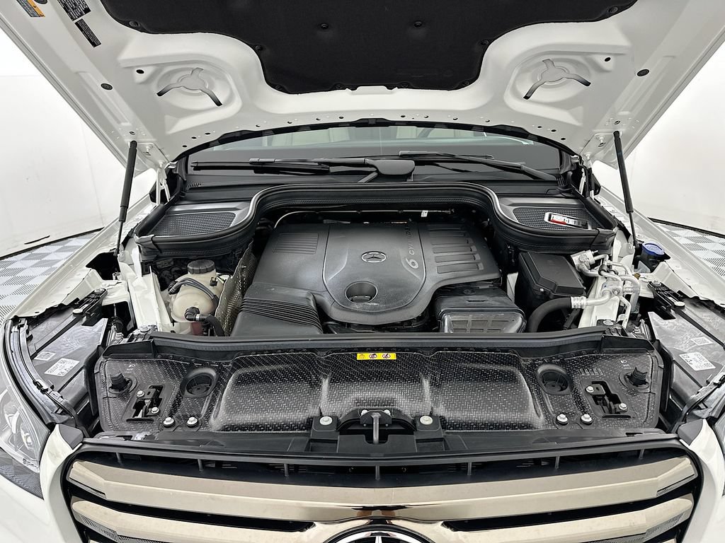 Used 2025 Mercedes-Benz GLS 450 4MATIC image 32