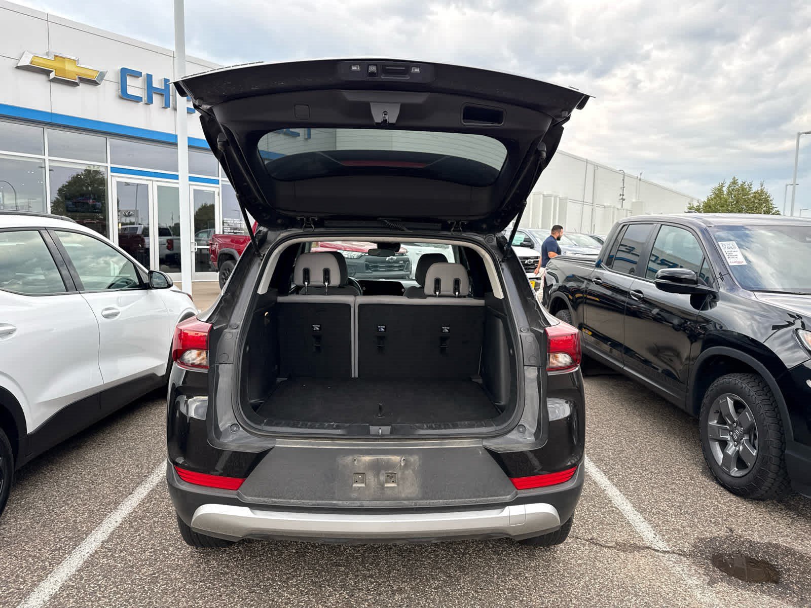 Used 2025 Chevrolet TrailBlazer LT AWD/4WD image 7