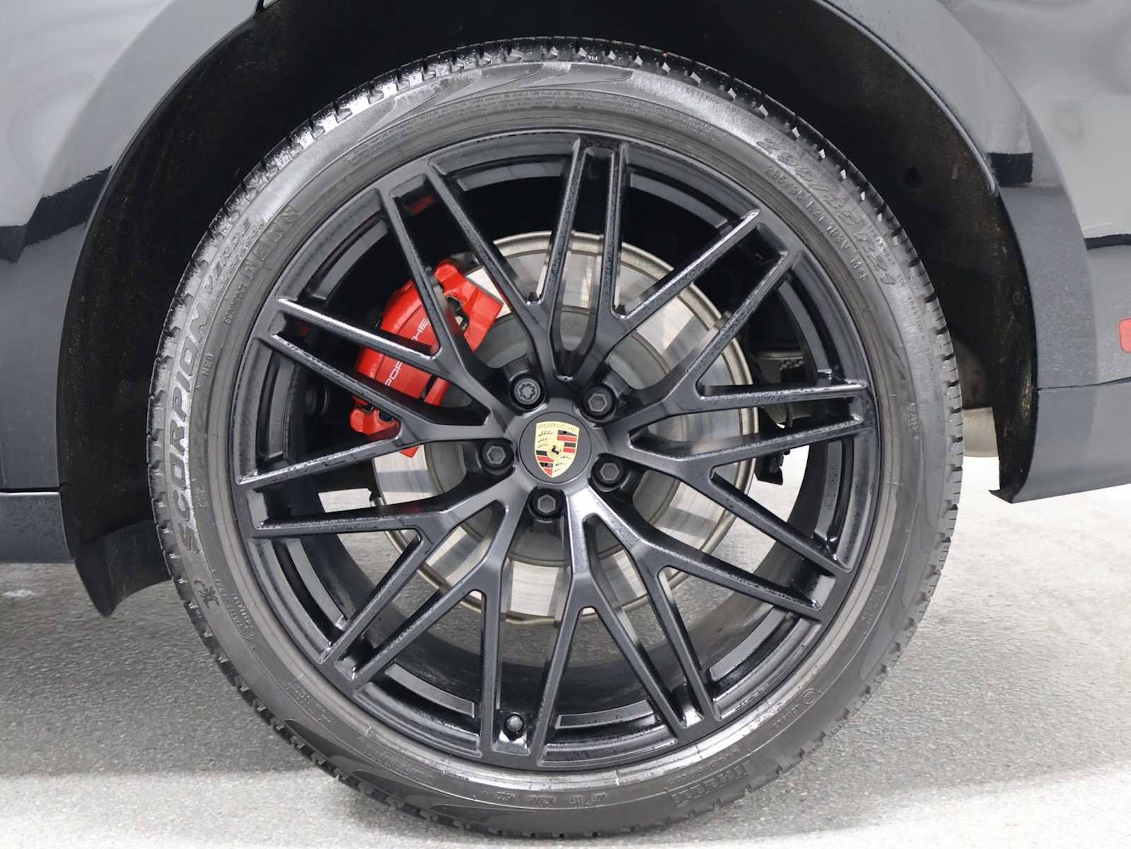 Certified 2023 Porsche Macan GTS AWD/4WD image 40