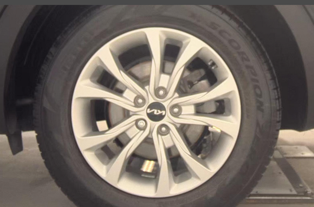 Used 2022 Kia Telluride LX AWD/4WD image 12