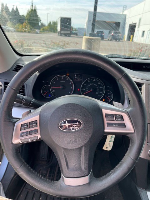 Used 2014 Subaru Outback 2.5i Premium w/ Moonroof Package AWD/4WD image 3