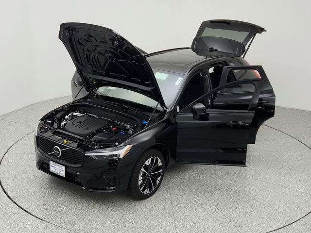 New 2026 Volvo XC60 B5 Plus w/ Protection Package Premier image 33