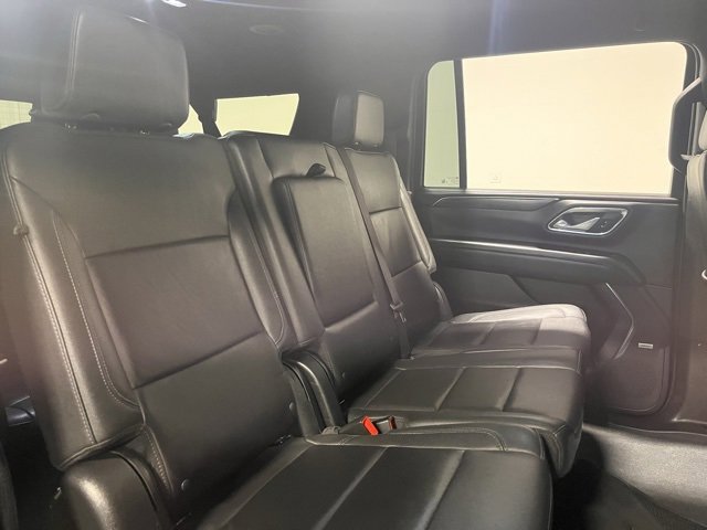Used 2023 Chevrolet Suburban LT image 13