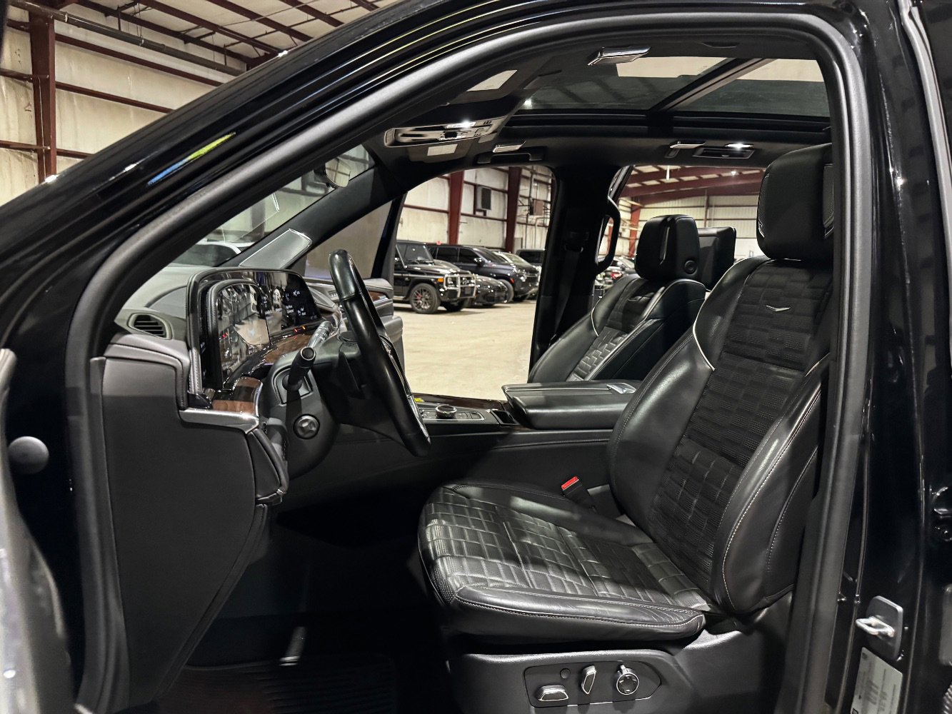 Used 2021 Cadillac Escalade ESV Sport Platinum w/ LPO, ONYX Package image 14