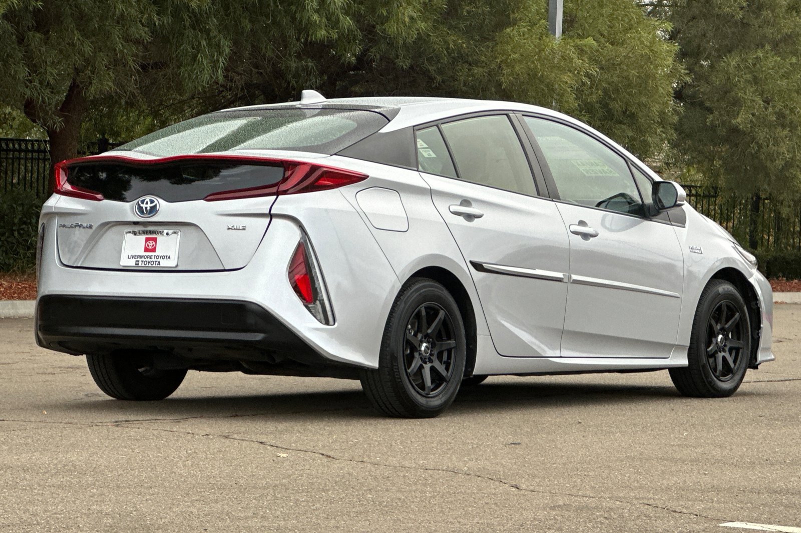 Certified 2022 Toyota Prius Prime XLE FWD image 4