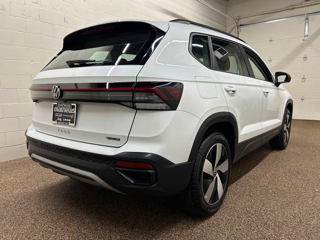 Used 2025 Volkswagen Taos S AWD/4WD image 2