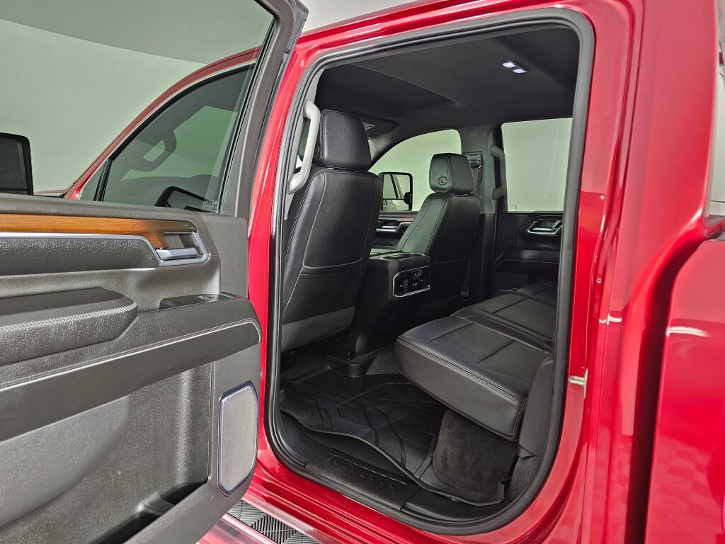 Used 2024 GMC Sierra 3500 Denali AWD/4WD image 31