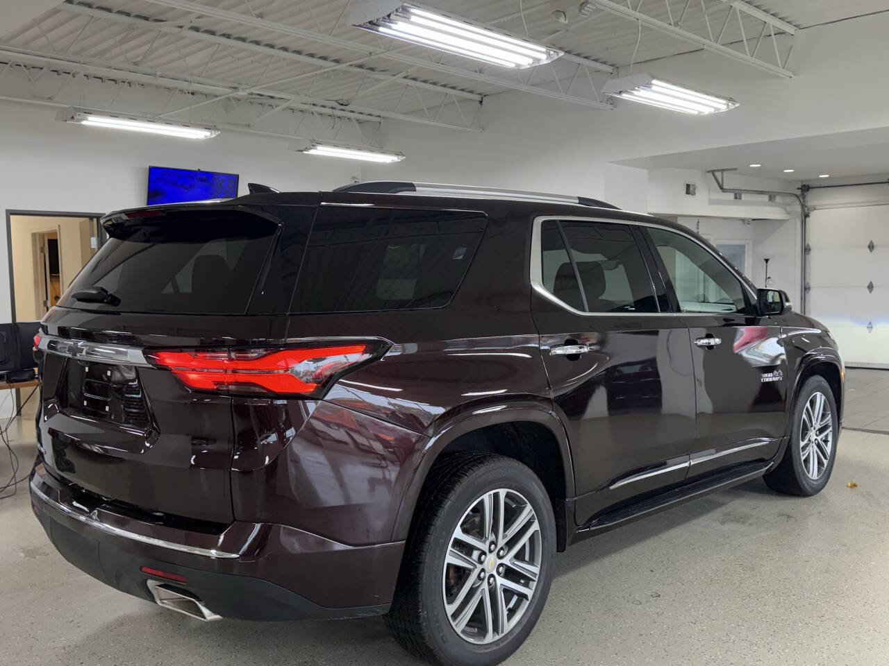 Used 2022 Chevrolet Traverse High Country w/ LPO, Floor Liner Package image 6