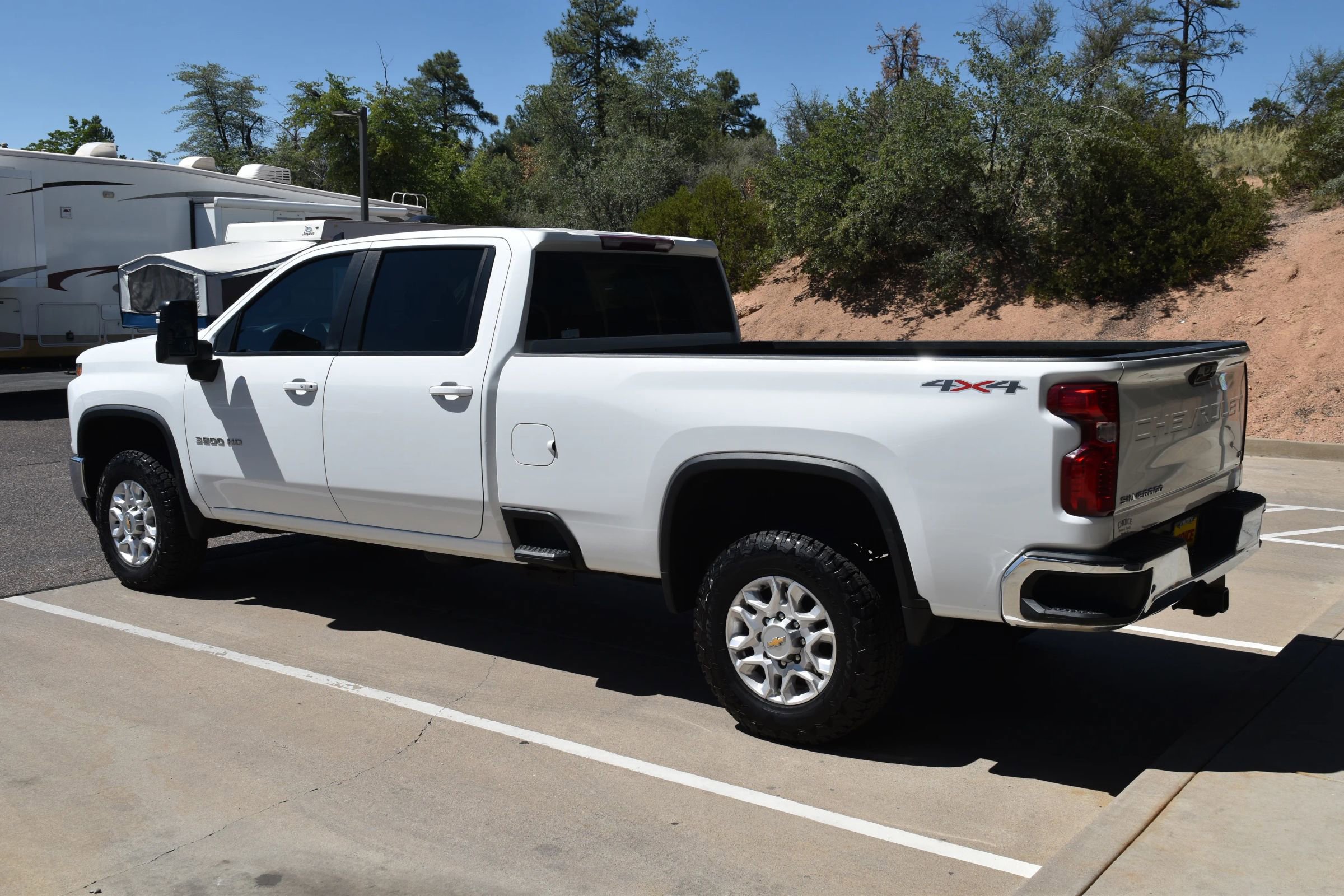 Used 2022 Chevrolet Silverado 3500 LT w/ Convenience Package image 3