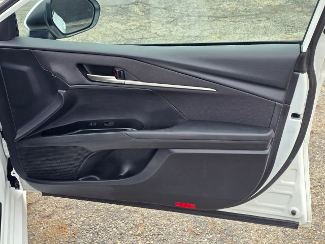 Used 2025 Toyota Camry LE image 15