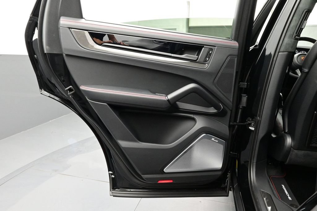 New 2026 Porsche Cayenne Turbo GT AWD/4WD image 13