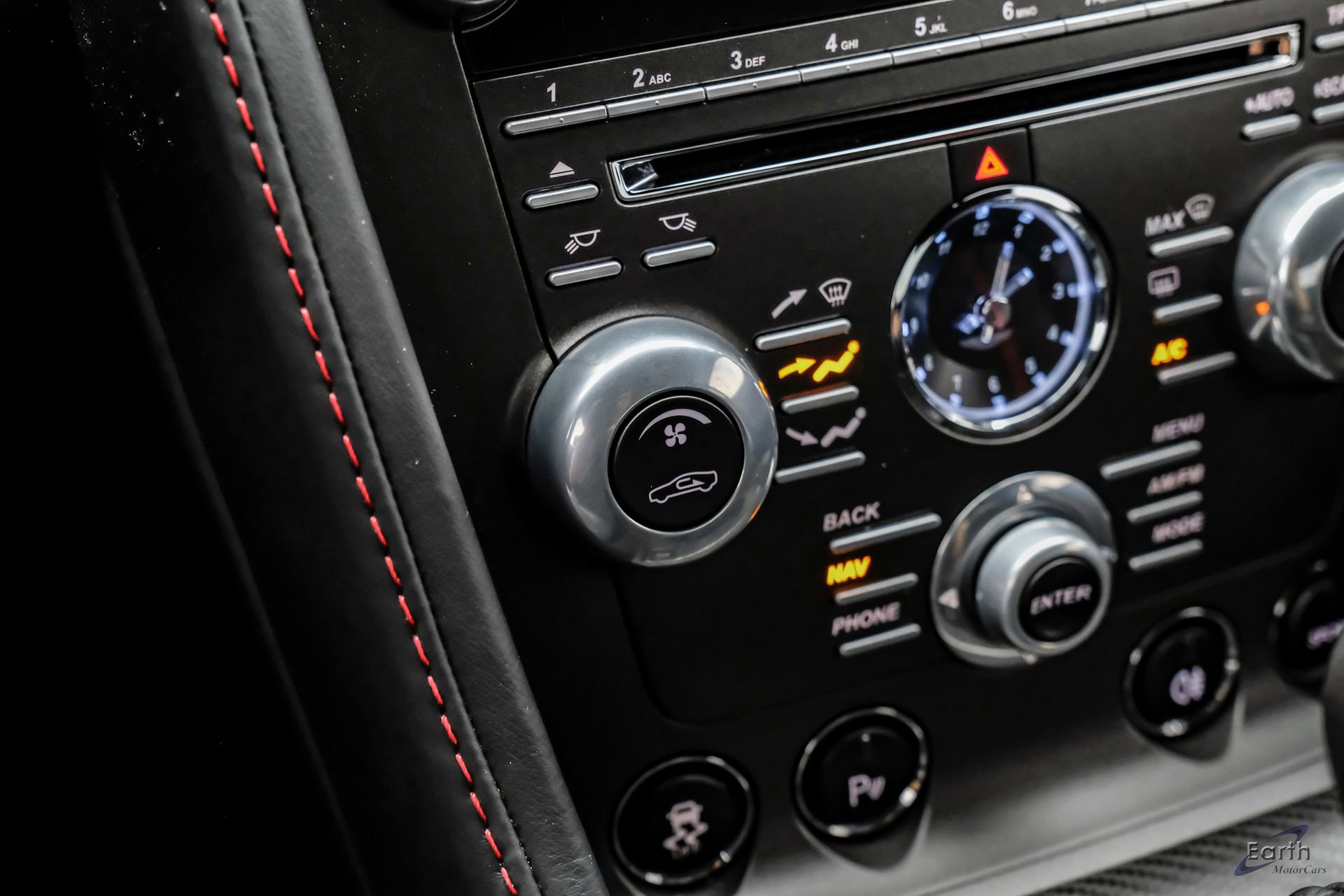 Used 2015 Aston Martin V8 Vantage GT RWD image 69