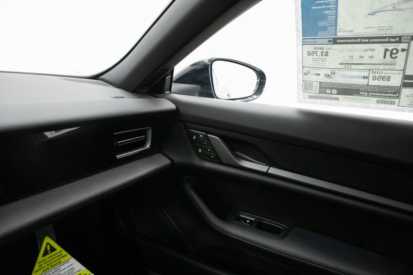 New 2026 Porsche Taycan RWD image 31