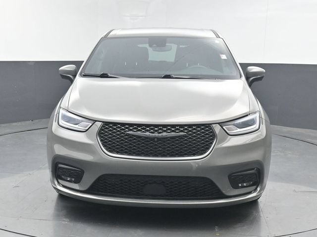 Used 2023 Chrysler Pacifica Touring-L w/ S Appearance Package FWD image 11