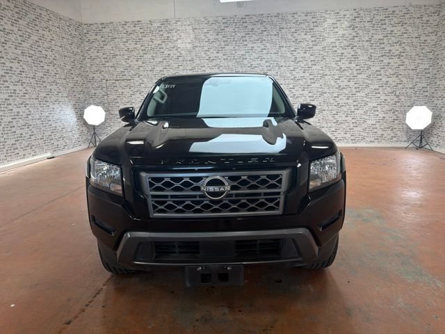 Used 2022 Nissan Frontier SV RWD image 2