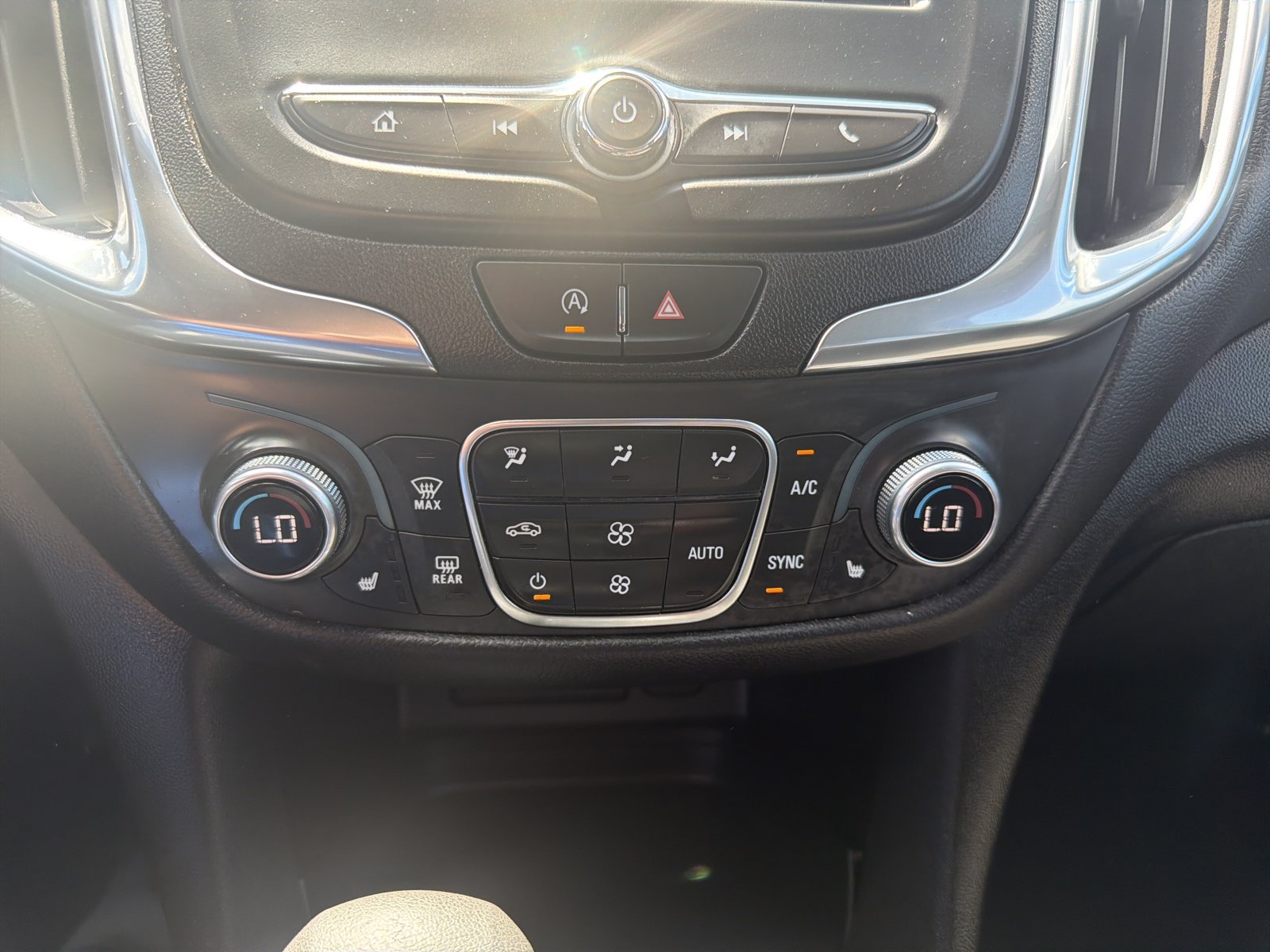 Used 2024 Chevrolet Equinox LT AWD/4WD image 18