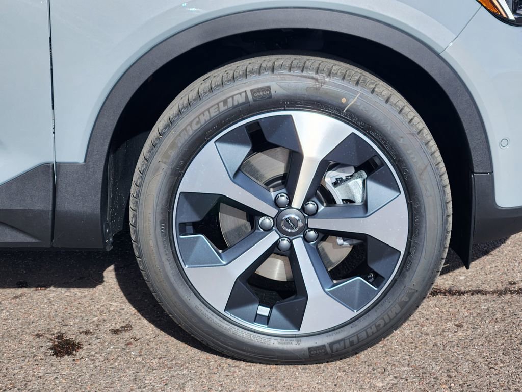 New 2026 Volvo XC40 B5 Plus w/ Protection Package Premier image 30