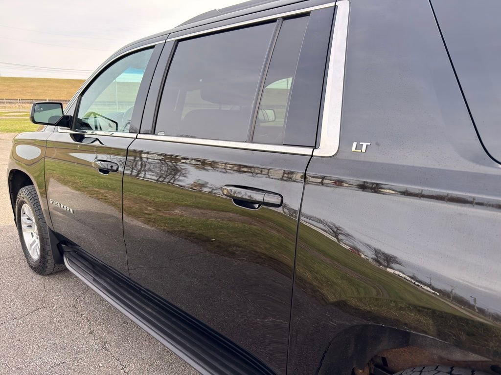 Used 2018 Chevrolet Suburban LT image 13