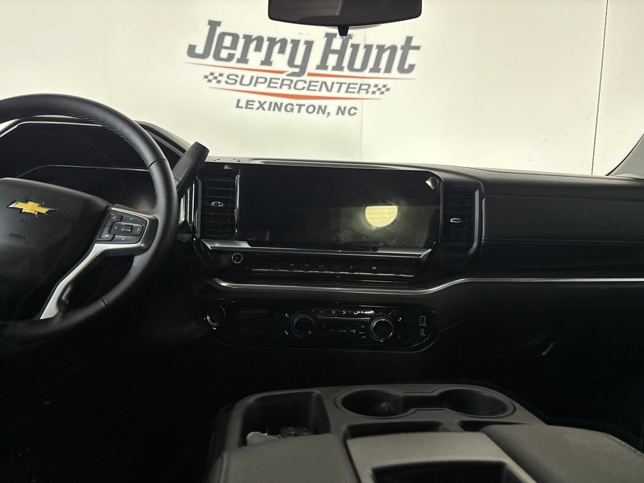 Used 2025 Chevrolet Silverado 1500 LT AWD/4WD image 24