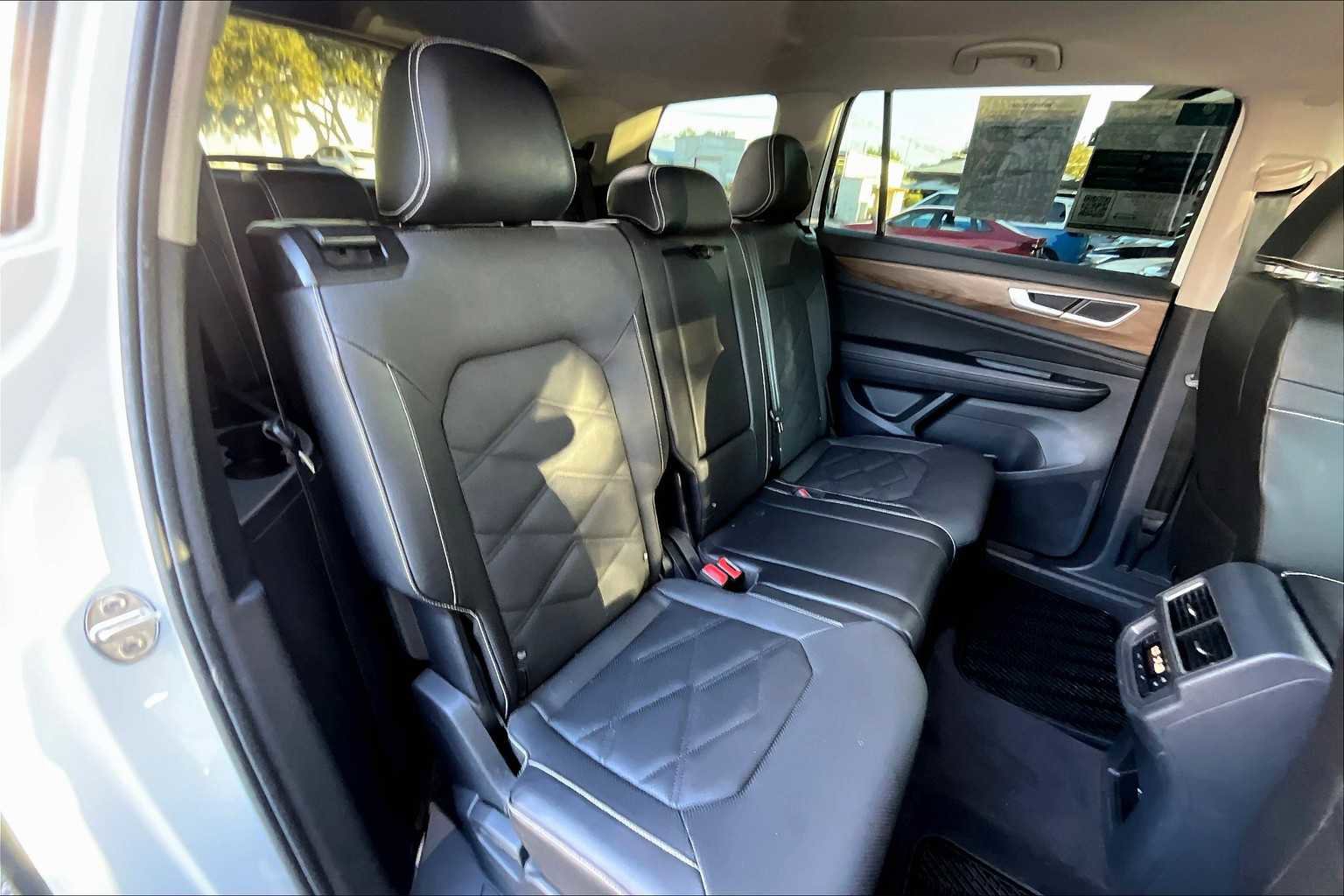 Certified 2024 Volkswagen Atlas SE image 38