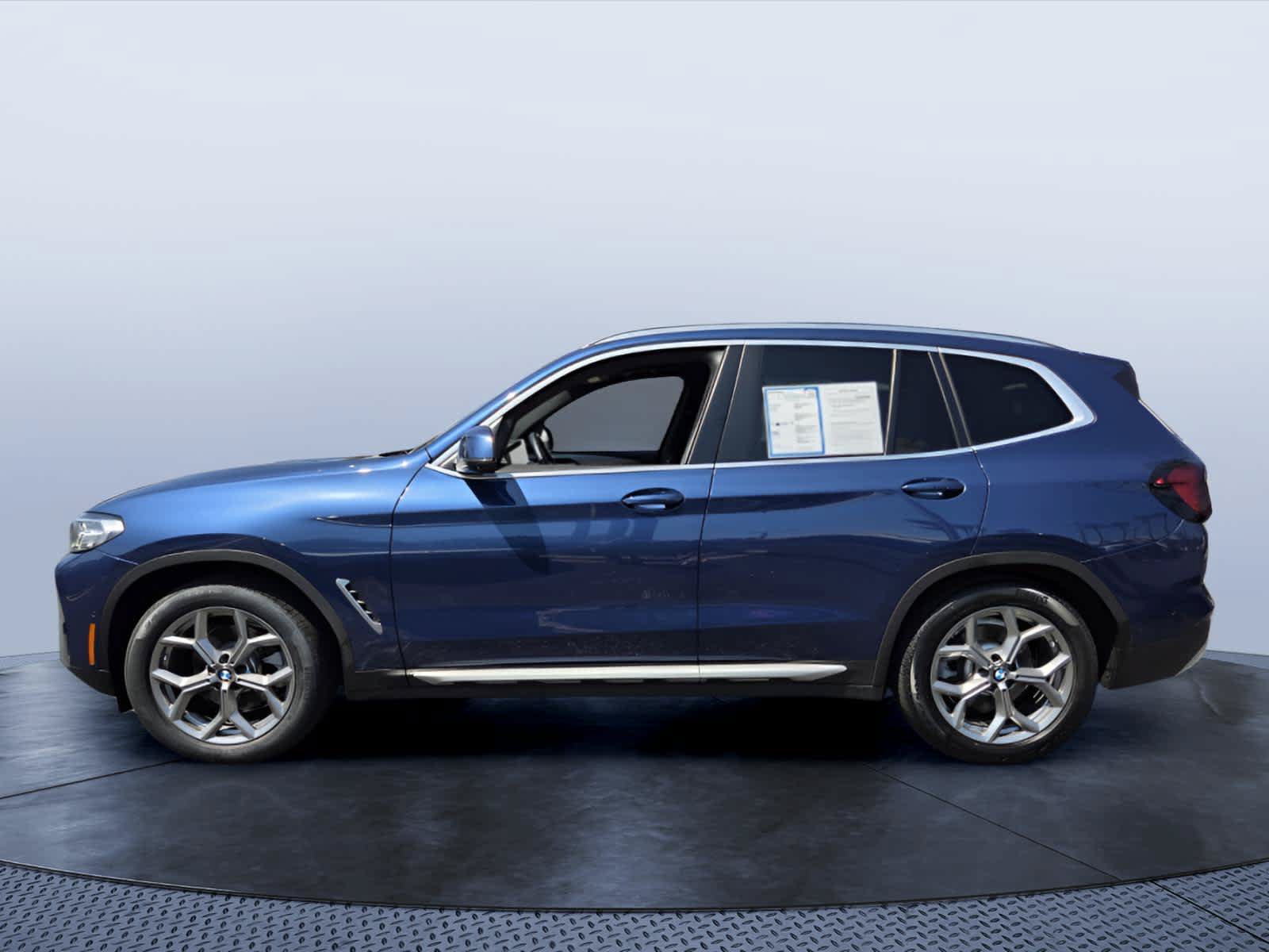 Used 2023 BMW X3 xDrive30i w/ Premium Package AWD/4WD image 3