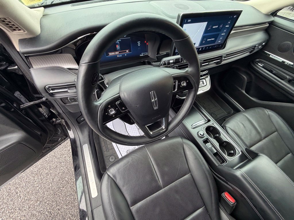 Used 2023 Lincoln Corsair Reserve w/ Equipment Group 201A AWD/4WD image 12